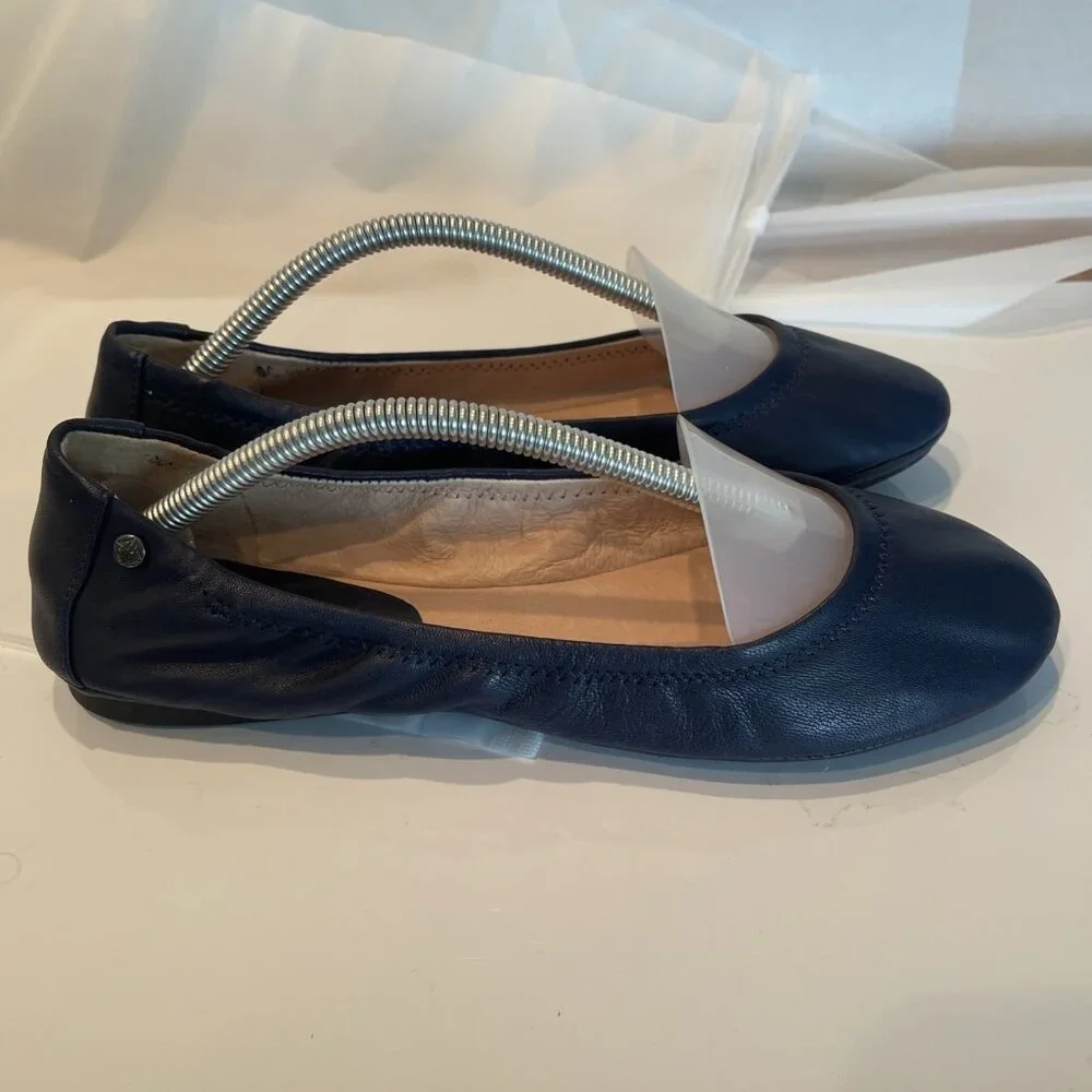 Antonio Melani Navy Blue Ballet Flats Women's Size 7.5‎ Leather Slip-ons Soft